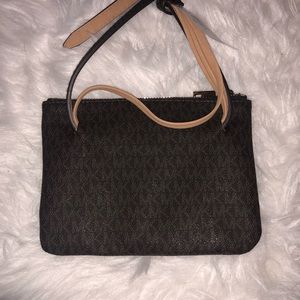 Michael Kors Fanny Pack/Wallet